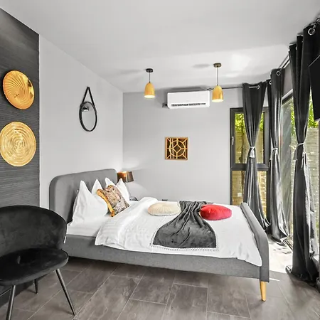 Flh - Paulownia Retreat Бухарест