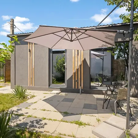 Flh - Paulownia Retreat Бухарест